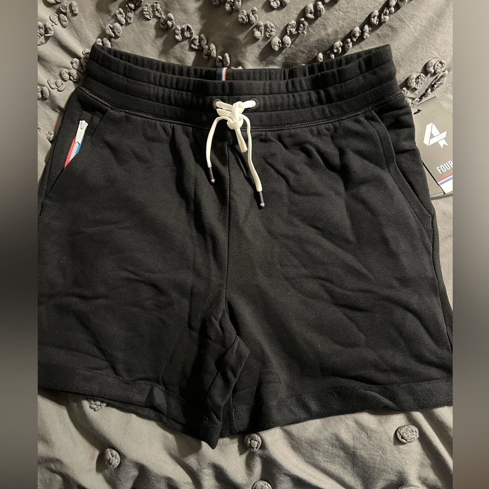 **WOMEN’S ||FOUR LAPS|| RUSH ||BLACK SHORTS ||SIZE SMALL ||NWT**